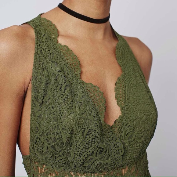 Topshop Lace Scalloped Bodysuit - Picture 4 of 6