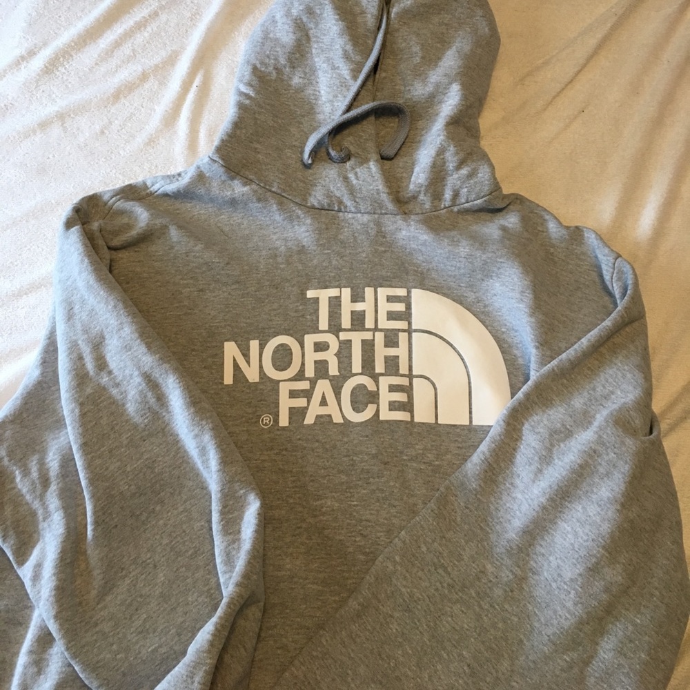 gray north face hoodie