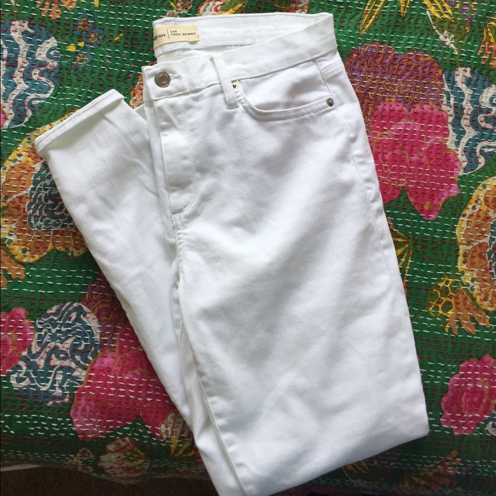 Mid rise curvy true skinny jeans