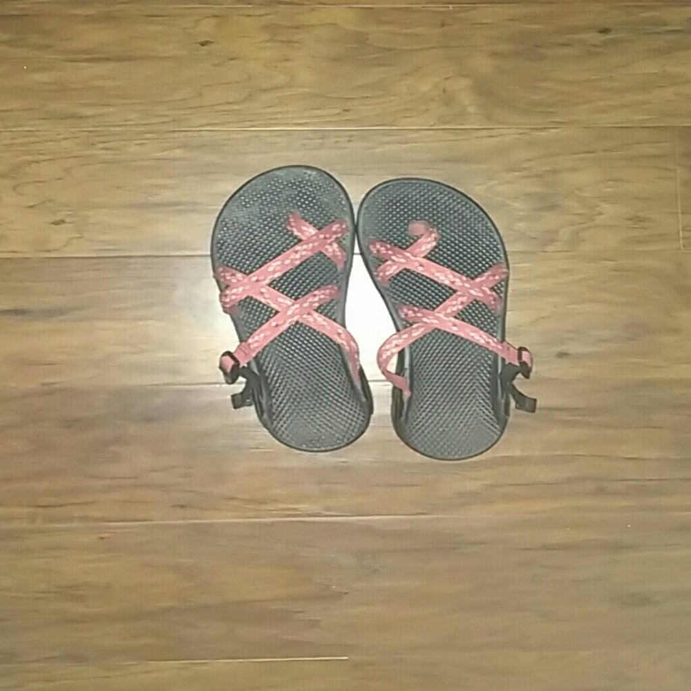 📣PRICE LOWERED FOR TODAY ONLY📣 Womens Chacos