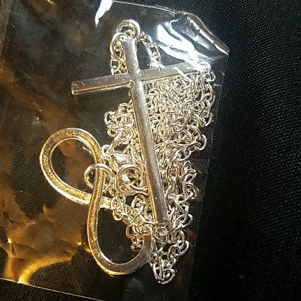 Infinity cross necklace - Picture 3 of 3