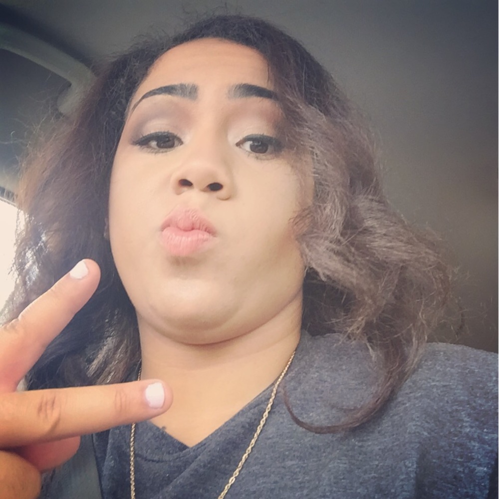 Meet your Posher, Danielle