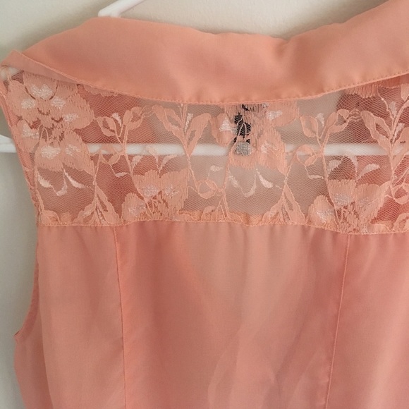 Short sleeve blouse - Picture 3 of 4