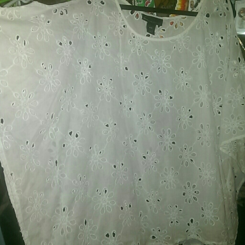 ABSOLUTE LOWEST PRICE White NWT LB eyelet top