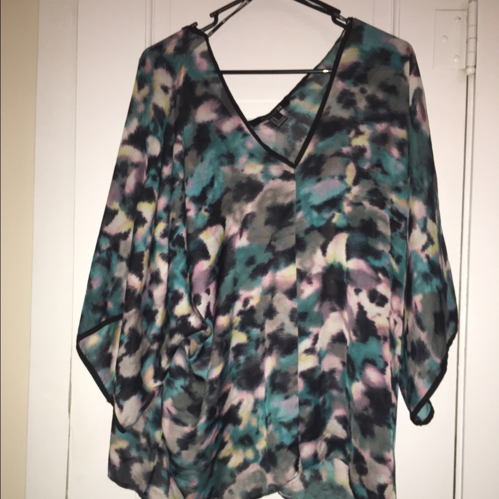 Multicolored silk top.