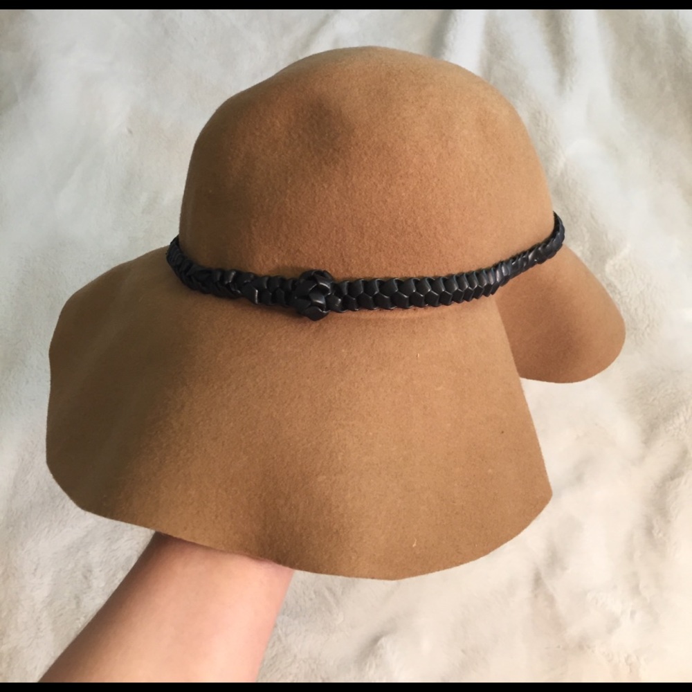 Brown floppy hat like new