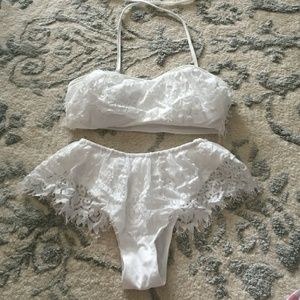 🎉 Reposh white lace bikini 🎉