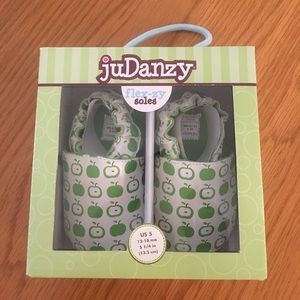 NWT juDanzy flex-zy soles US sz 5 (12-18 mos) 🍏