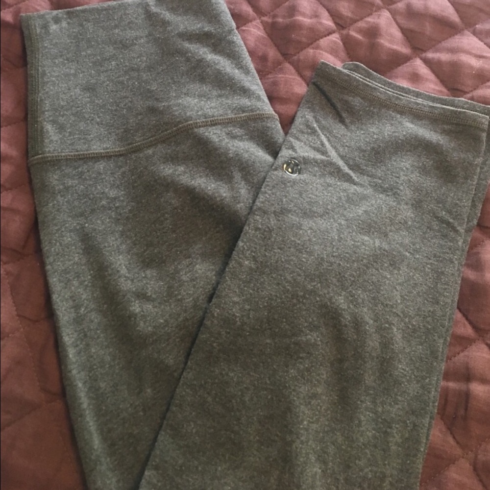 Wunder under high waisted leggings