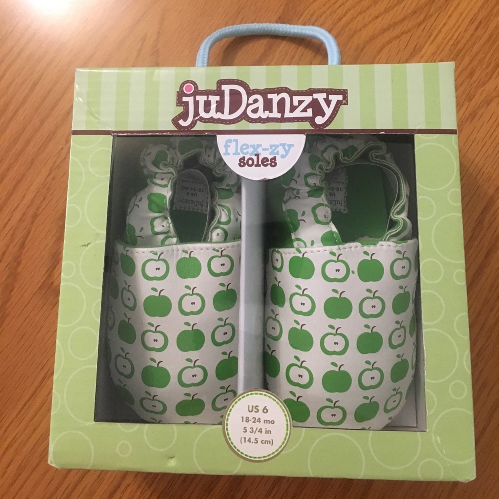 NWT juDanzy flex-zy soles US sz 6 (18-24 mos) 🍏