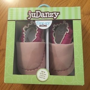 NWT juDanzy flex-zy soles US sz 6 (18-24 mos) 🌹