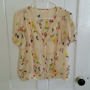 Adorable printed blouse