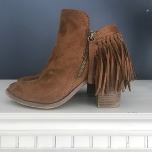 Fringe Suede Booties (brown)