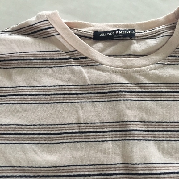 Brandy Melville Tee - Picture 2 of 2