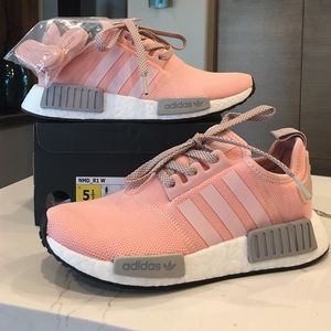 Adidas NMD R1 vapour pink light onix