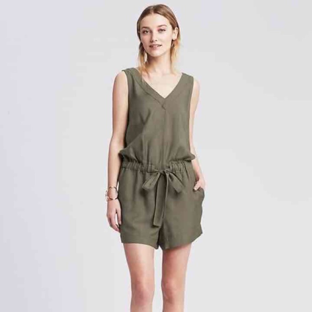 Banana Republic V-Neck Green Romper