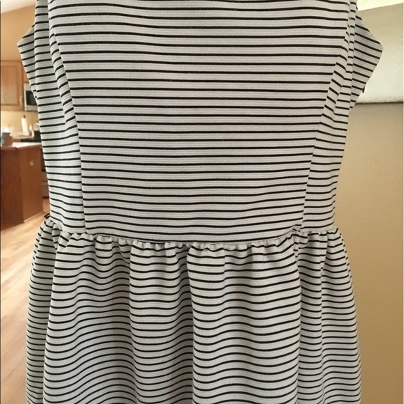 Candies, black/white pinstripe dress. Sexy back. - Picture 4 of 8