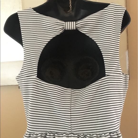 Candies, black/white pinstripe dress. Sexy back. - Picture 7 of 8