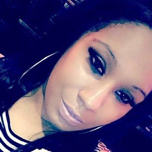 Meet your Posher, Johneice