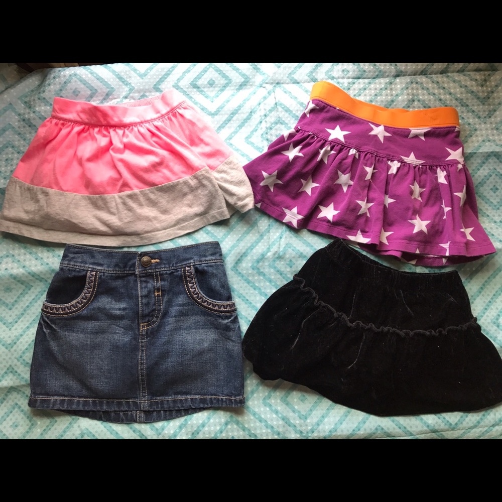 Bundle of four old navy little girl skirts!💓