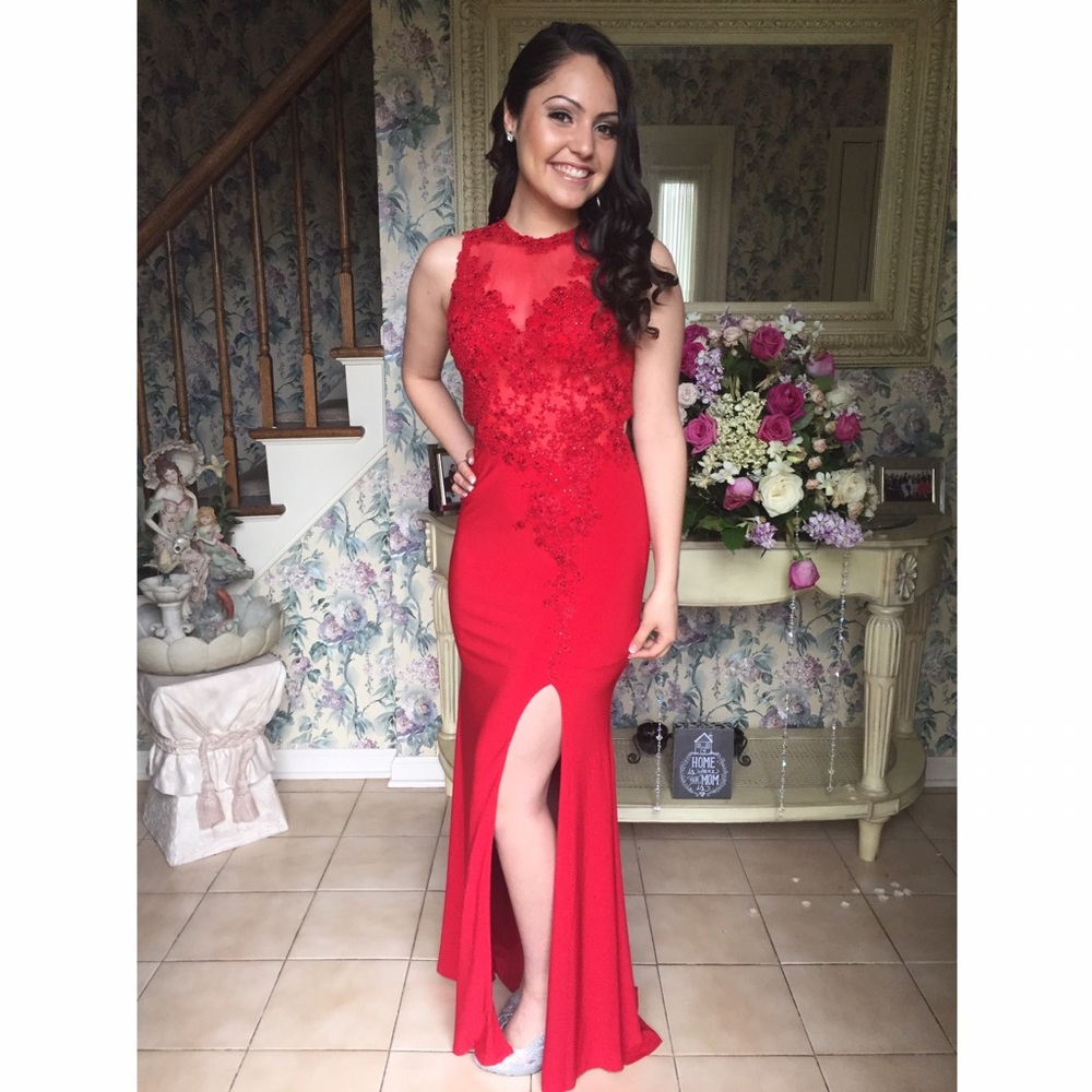 Selling prom dress! - Picture 3 of 3