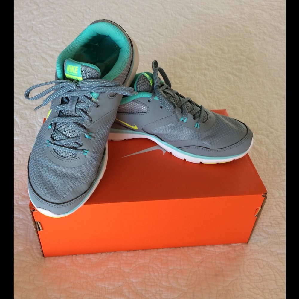 Nike Flex TR5 size 6.5