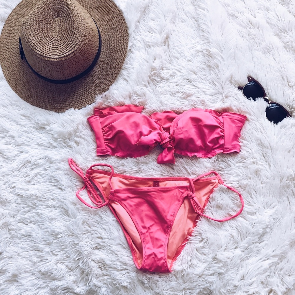 Pink Ruffle Victoria Secret Bikini 👙