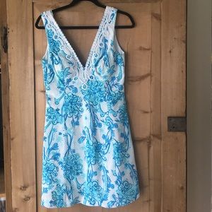 Lightly worn size 8 Lilly Pulitzer day dress