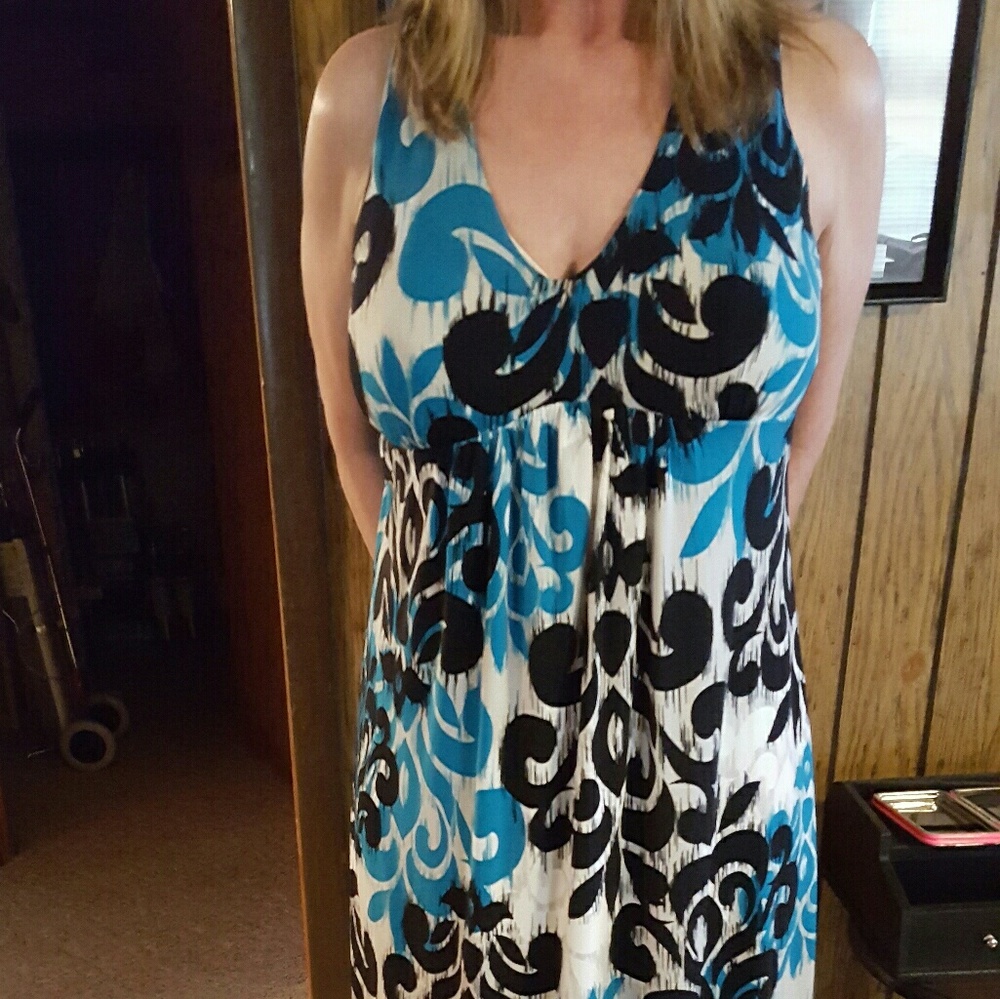 Sleveless Dress
