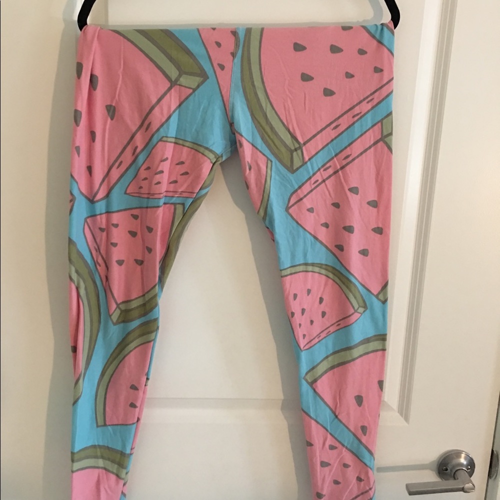 LuLaRoe watermelon leggings 🍉 🦄 TC
