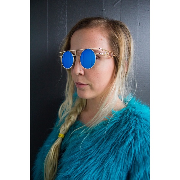 Last! Turquoise Mirror Aviator Sunnies - Picture 3 of 4