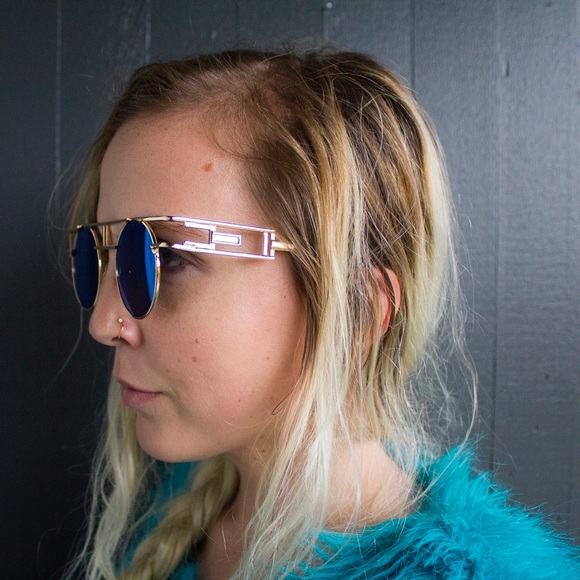 Last! Turquoise Mirror Aviator Sunnies - Picture 4 of 4