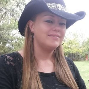 Meet your Posher, Holly