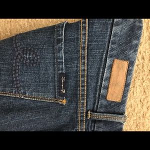 Selling a pair of like new Seven7 jeans