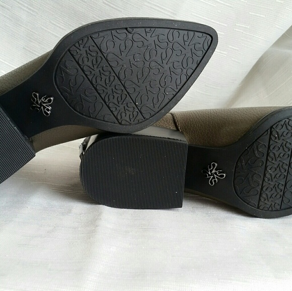 New Vera Wang booties - Picture 3 of 4