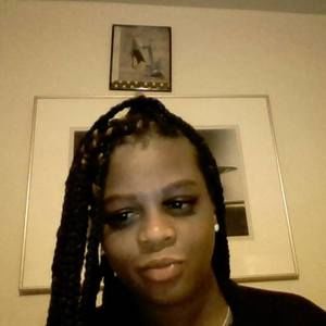 Meet your Posher, Courtney