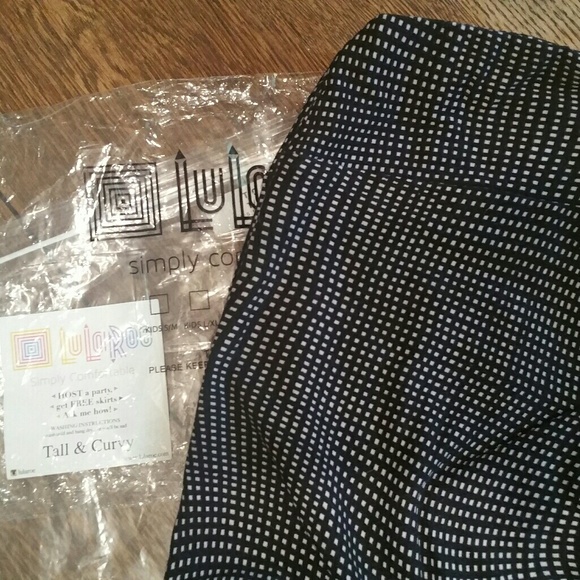 Black and white TC lularoe leggings - Picture 1 of 3