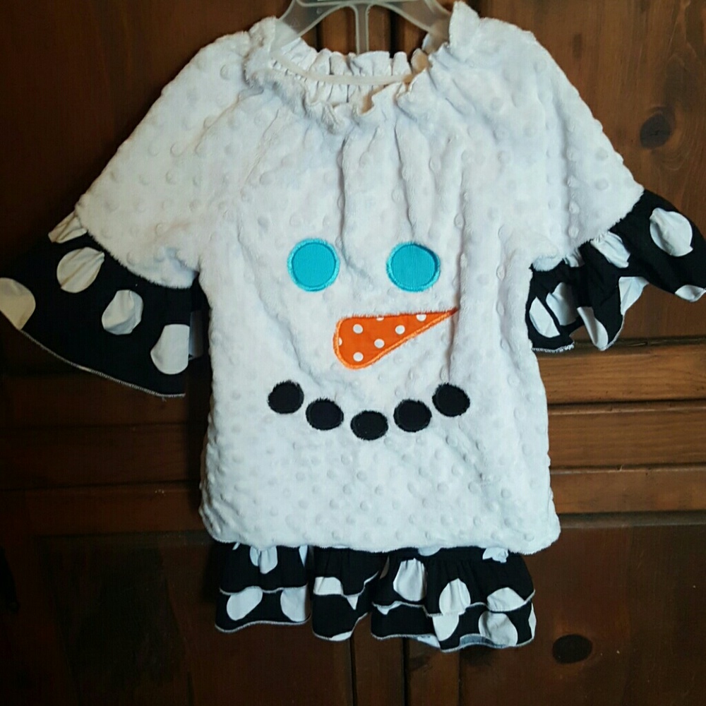 Snowman outfit. Cute and soft