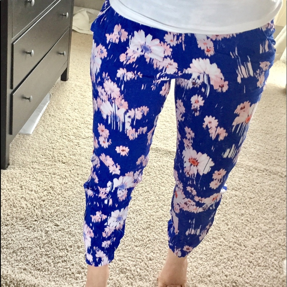 Cute summer floral joggers