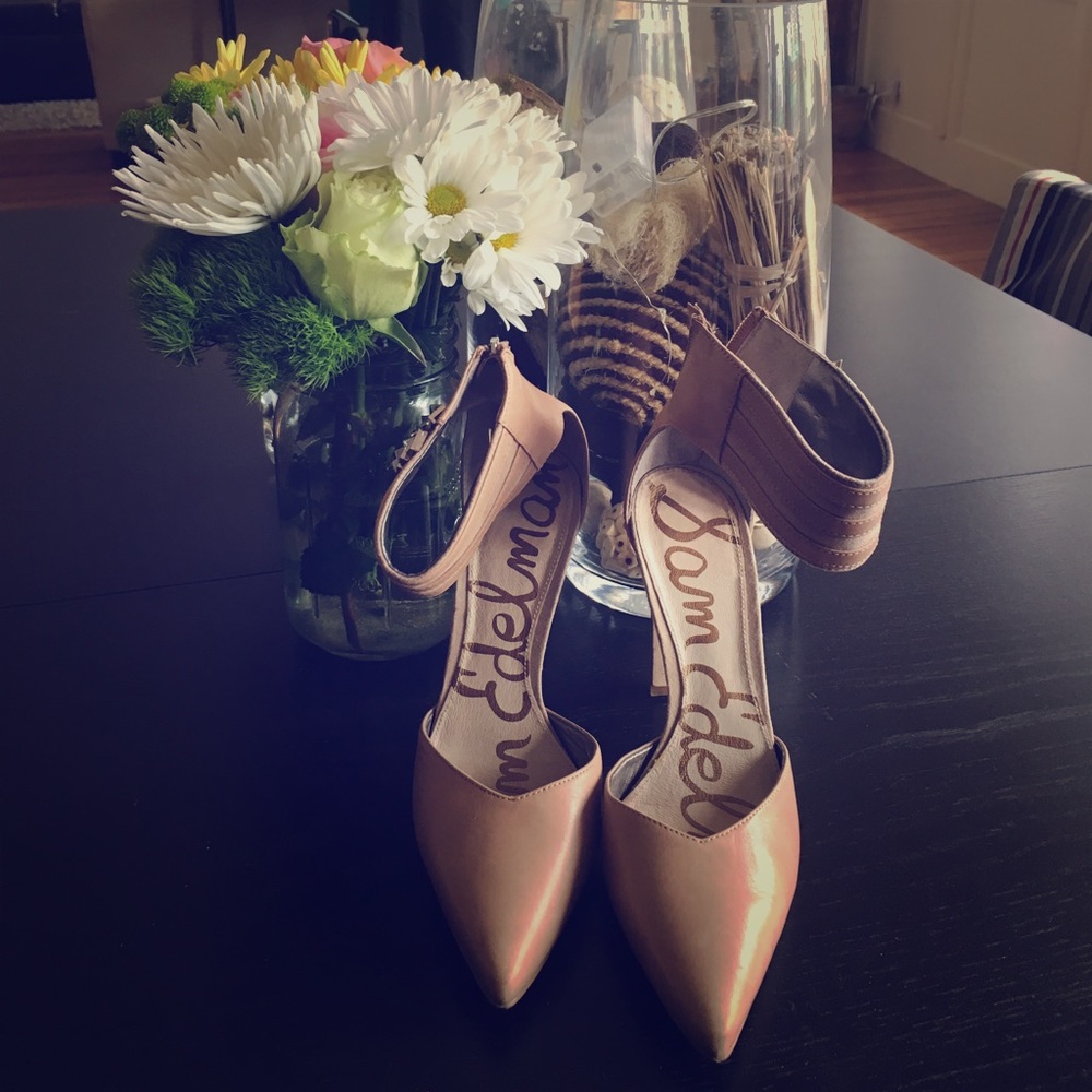 Sam Edelman ankle zip shoe