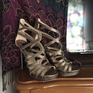 Sliver Michael Kors heals