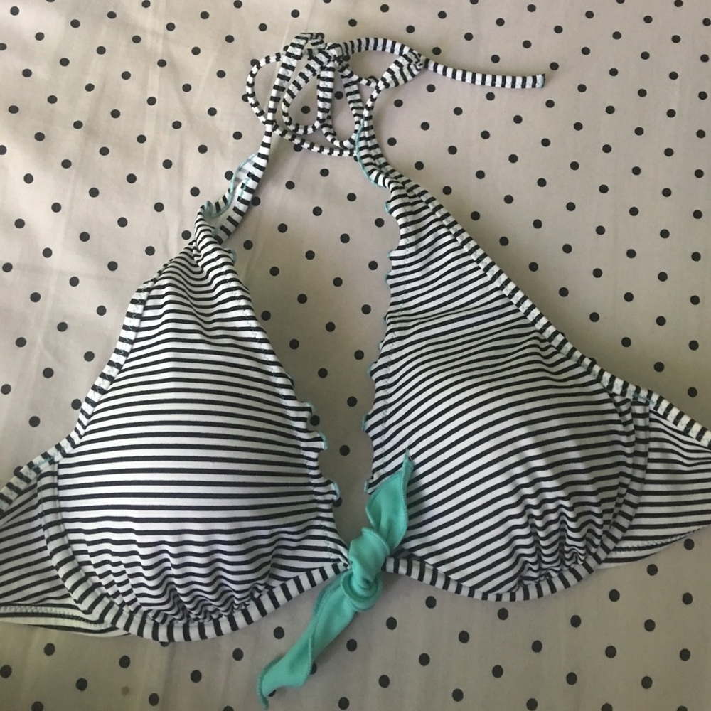 Black and white bikini top