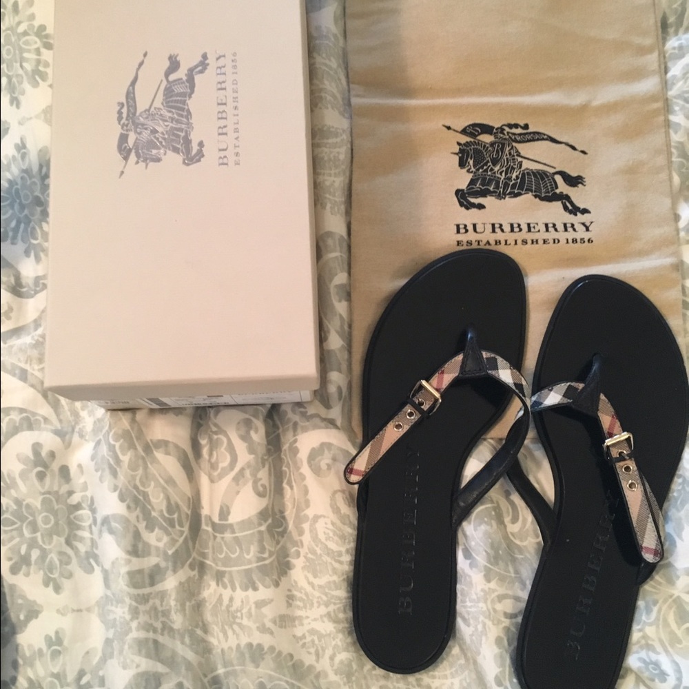 Authentic Burberry Parsons flip flop flat sandal