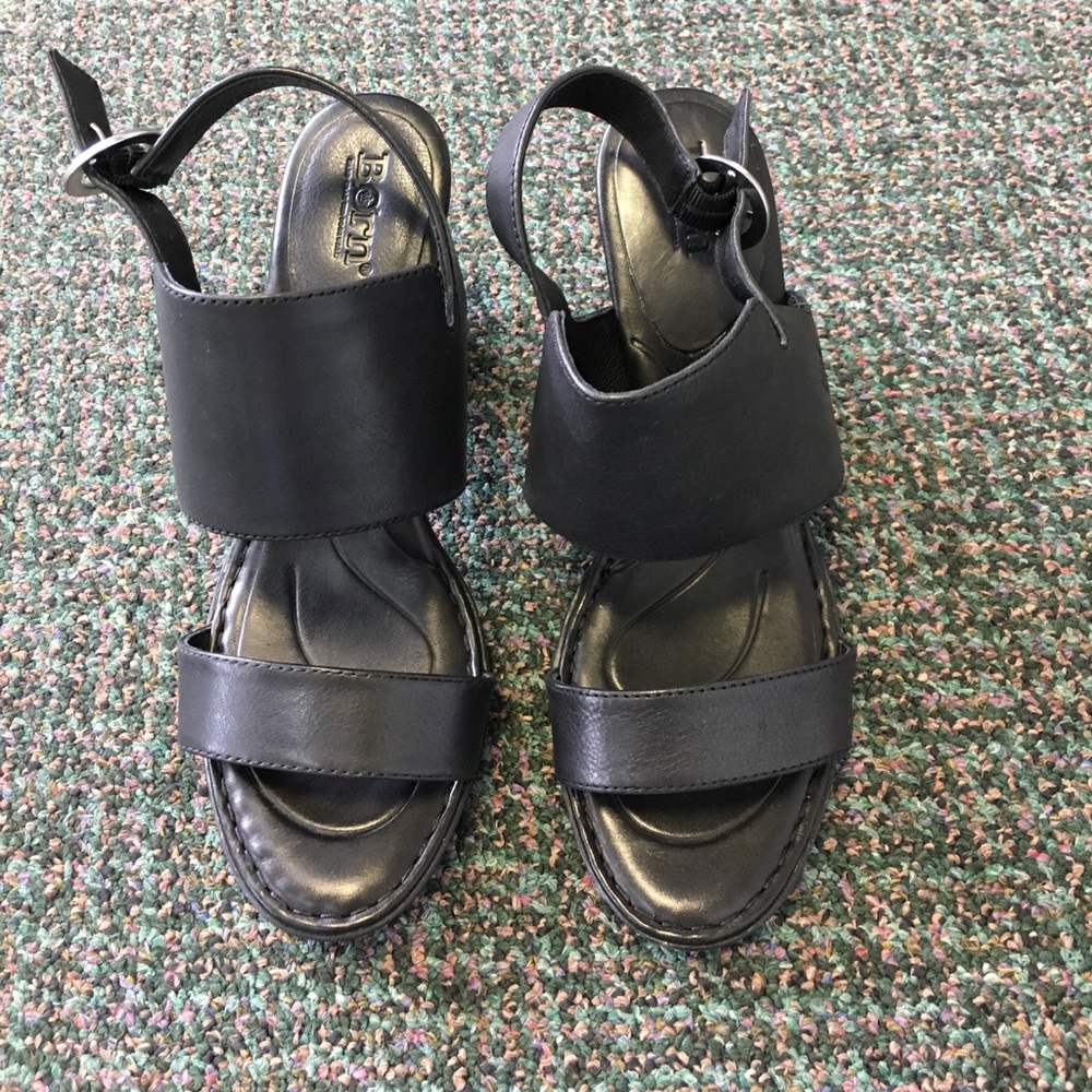 BORN pumps! New🎉 size 9m BLACK✔️
