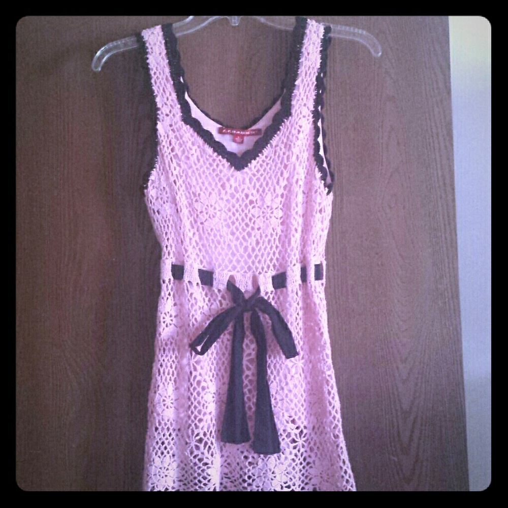 Dressy sleeveless pink top with black pink juniors