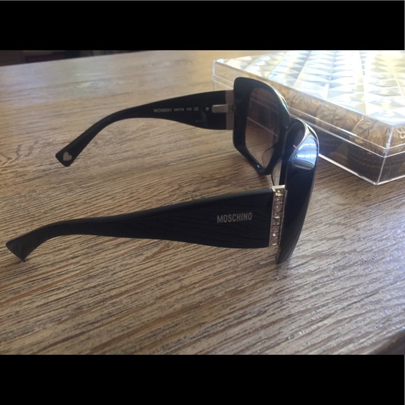 Moschino bling sunglasses
