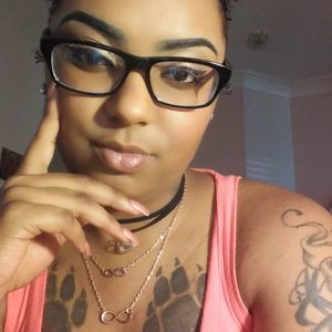 Meet your Posher, Tia