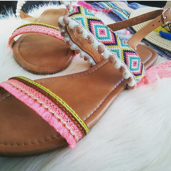 //The Adriana// Camel Aztec print Sandal - Picture 5 of 7