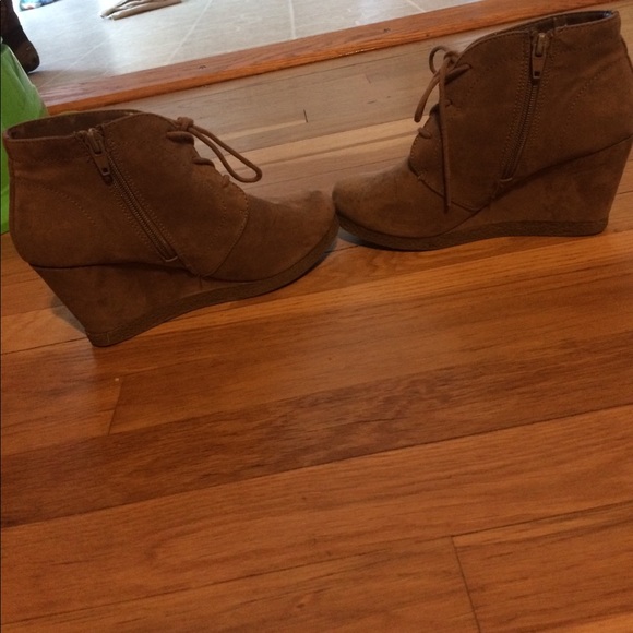 Wedge booties - Picture 2 of 3