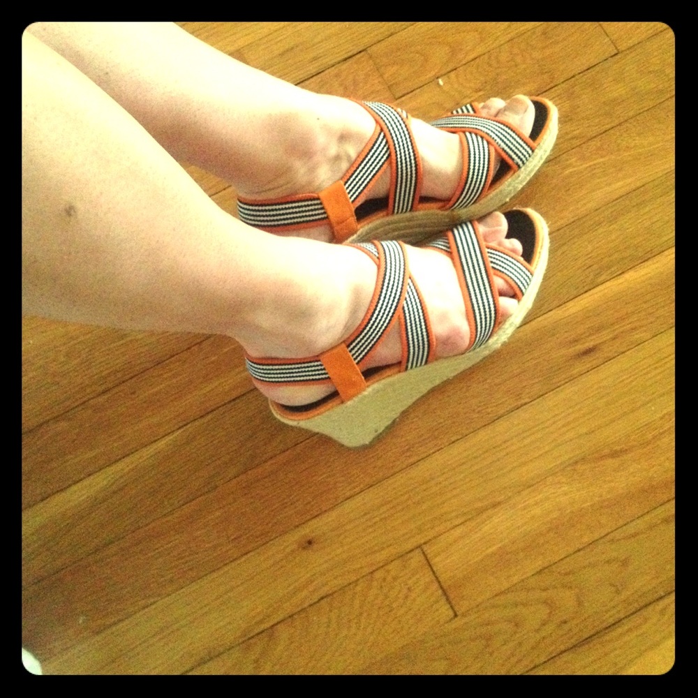 Impo stretch high heel wedges